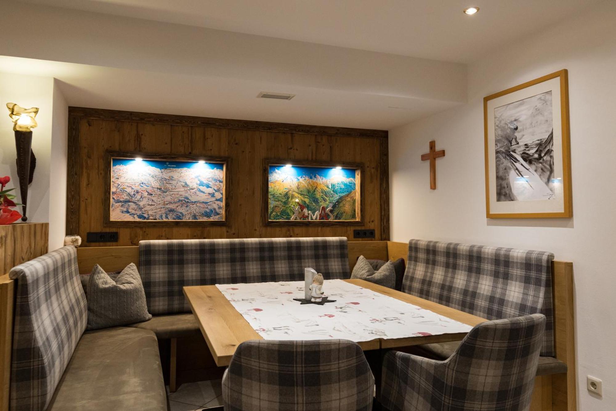 Arlen Lodge Hotel Inkl Premium Karte Im Sommer Sankt Anton am Arlberg Exterior foto